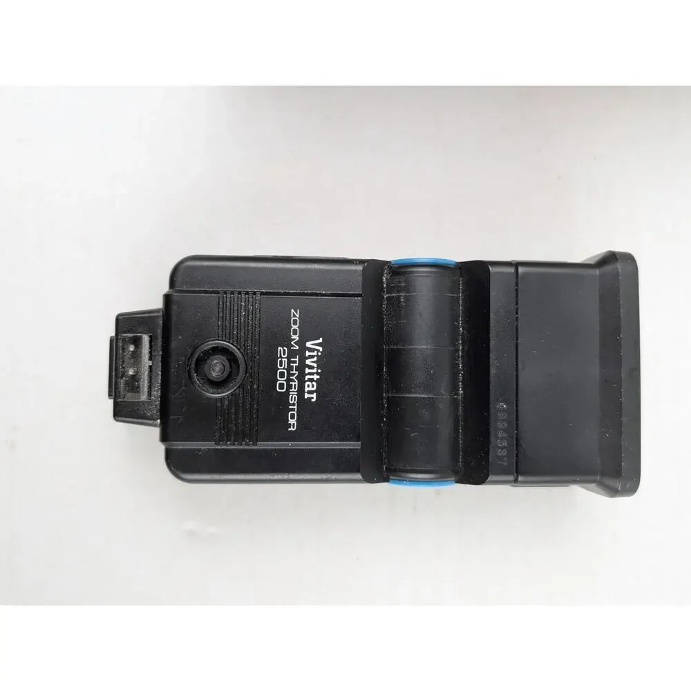 Vivitar 2500 Camera Flash Auto Thyristor Bounce Zoom Shoe Mount w/ Box